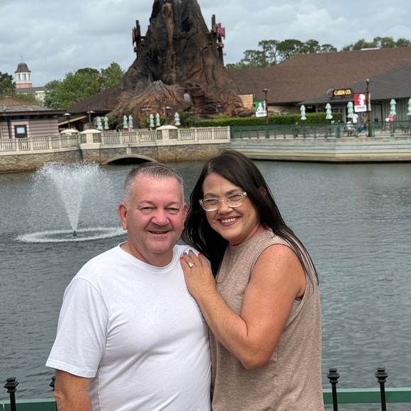 Meet your Posher, Gail - Picture 2 of 3